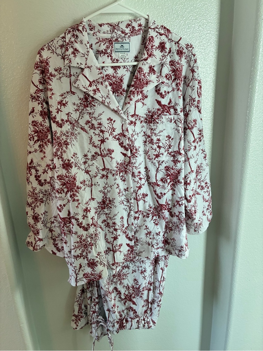 New Petite plume women’s White and Burgundy Floral Button-Front Pajama Set